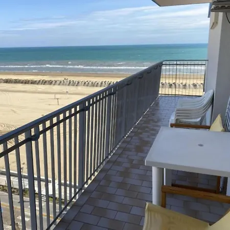 Apartment Modern Beachfront With Parking Bibione