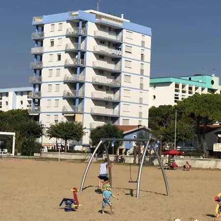 Modern Beachfront With Parking Apartment *