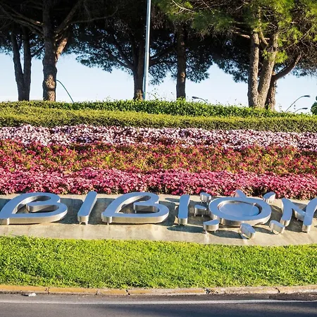 Modern Beachfront With Parking Apartment Bibione