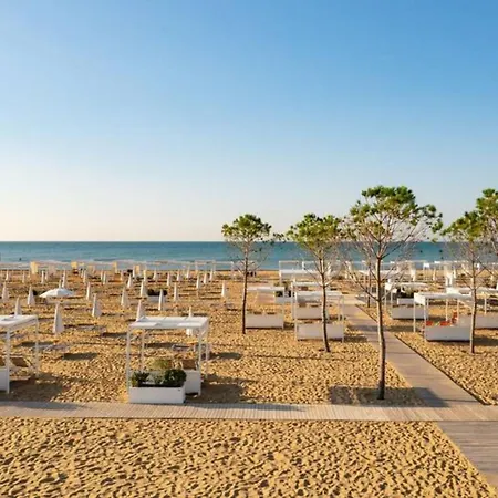 Modern Beachfront With Parking Bibione
